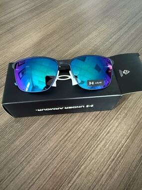 Under Armour retained/G Men’s Blue Mirrored Sunglasses